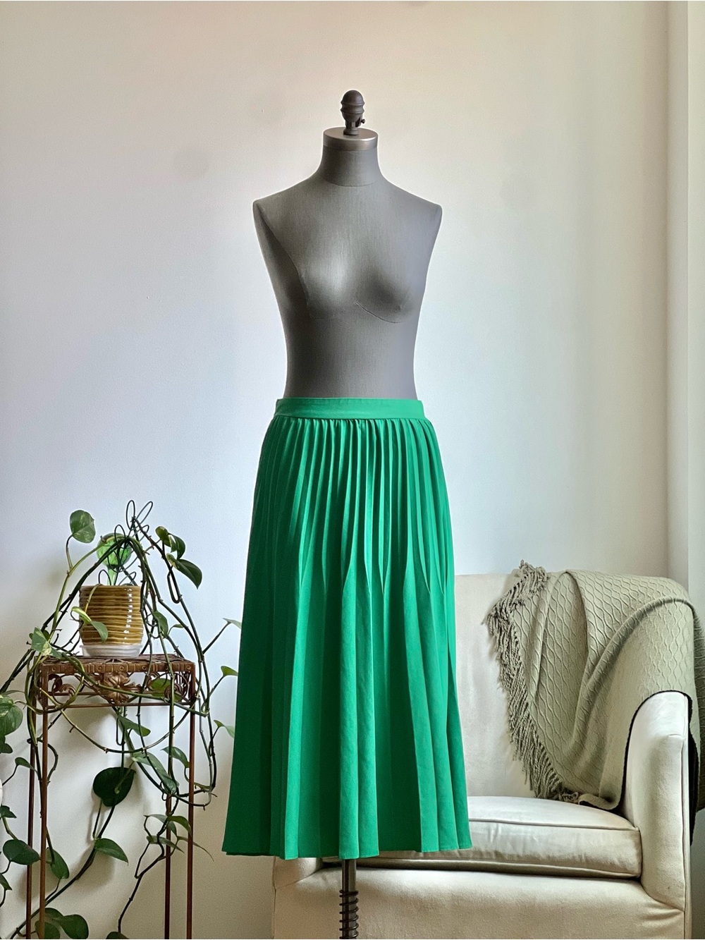 Green Pleated Midi Skirt EUC